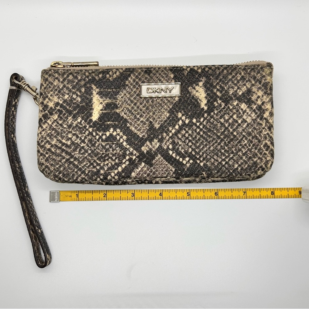 DKNY Large Leather Wristlet
Wallet Black and Cream Snake Print - Picture 4 of 16